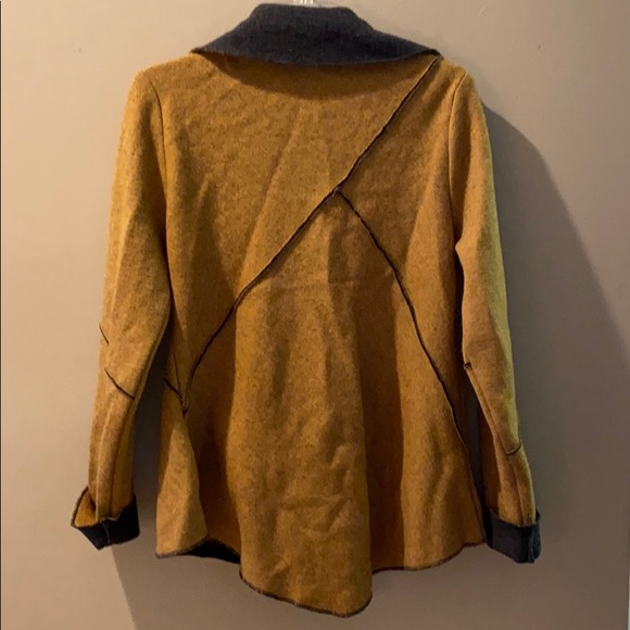 Icelandic Design size small 100% wool jacket {073} - Picture 2 of 9